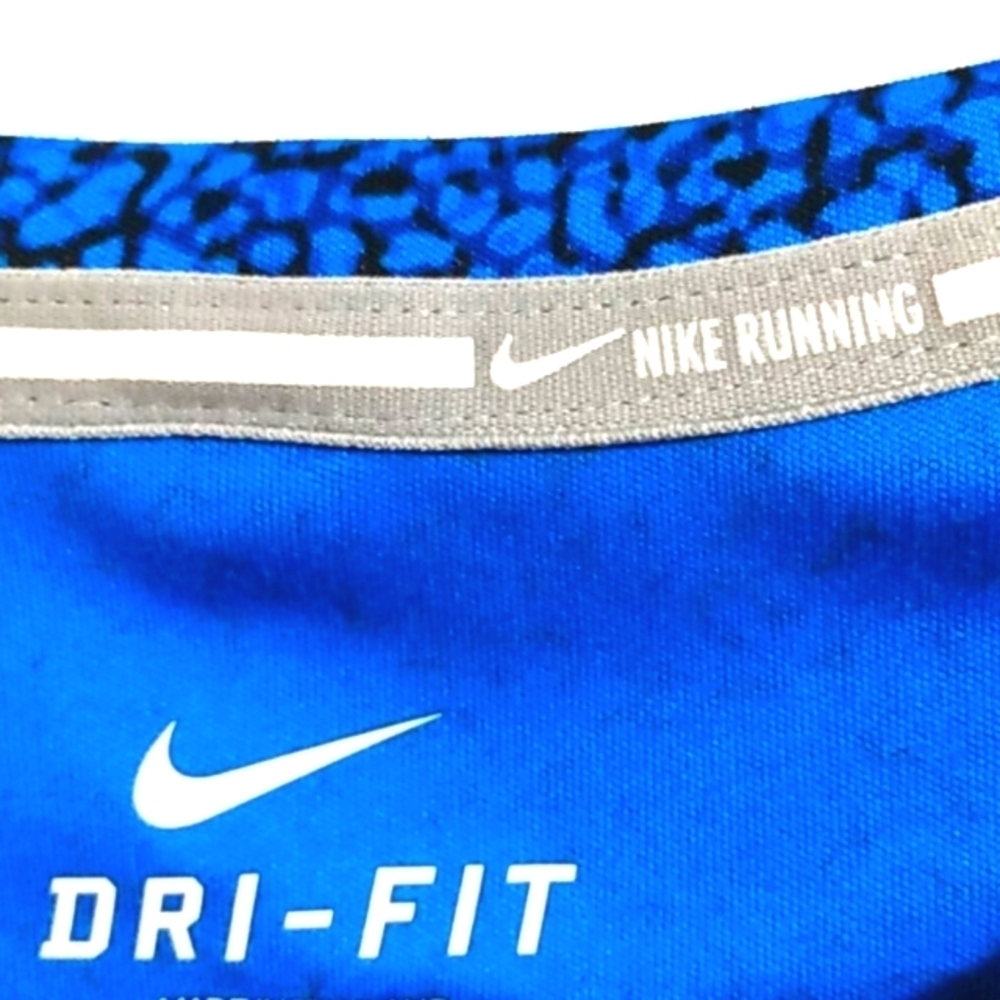 Nike Running Dri-Fit Performance Tee Size Small - image 7